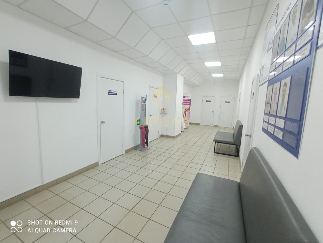 Продается Коммерческое 2-х этажное здание, ( с арендаторами) площадью 695,2 кв. - Оренбург