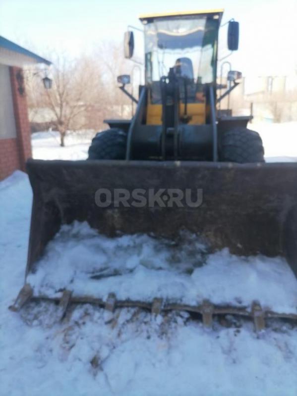 Продам фронтальный погрузчик в хорошем состоянии, все вопросы по телефону - Орск