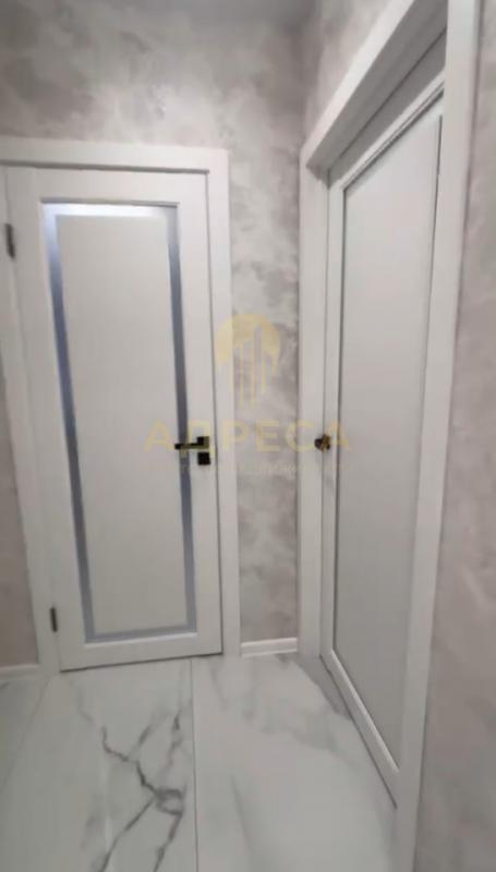 В продаже квартира как евро 3-ка, кухня-гостиная 17 кв м, 2 спальни, отдельно сан узел, отдельно гар - Оренбург