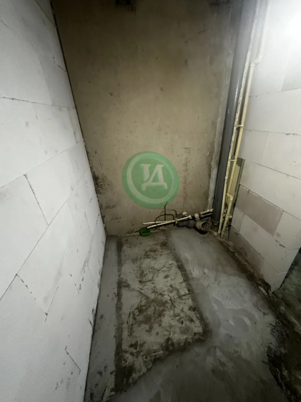 Продам 2 комнатную квартиру в 5 этажном доме на 2 этаже. - Орск