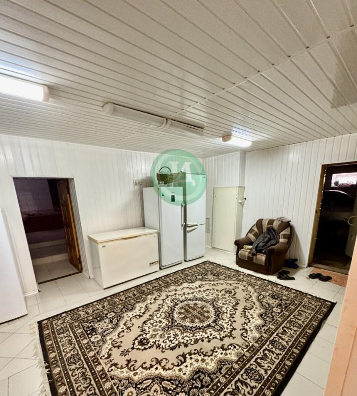 Предлагаем вашему вниманию уютный светлый 2-х этажный дом с подвалом на участке 13 соток, расположен - Орск