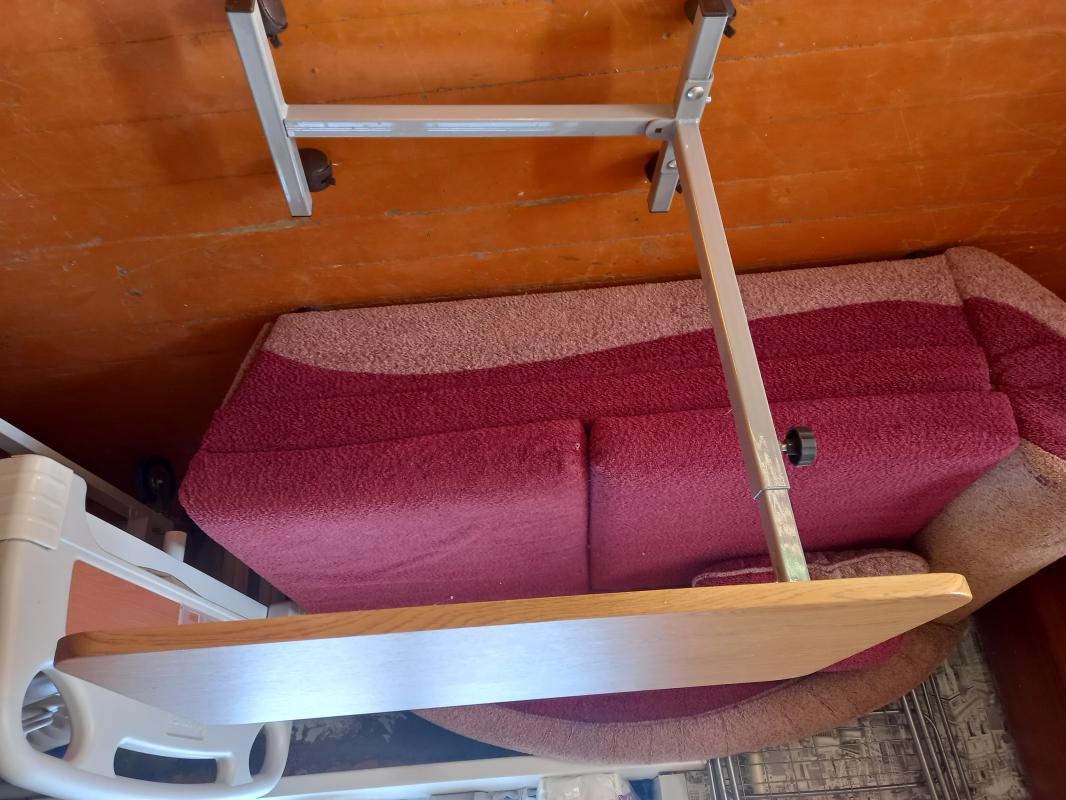 продам кровать многофункциональную новая,столик,коляску новую,противопролежневых два матрац 1 из них - Гай