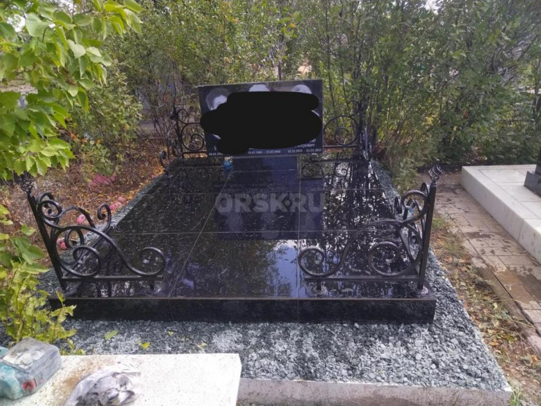 Благоустройство мест захоронений. - Орск
