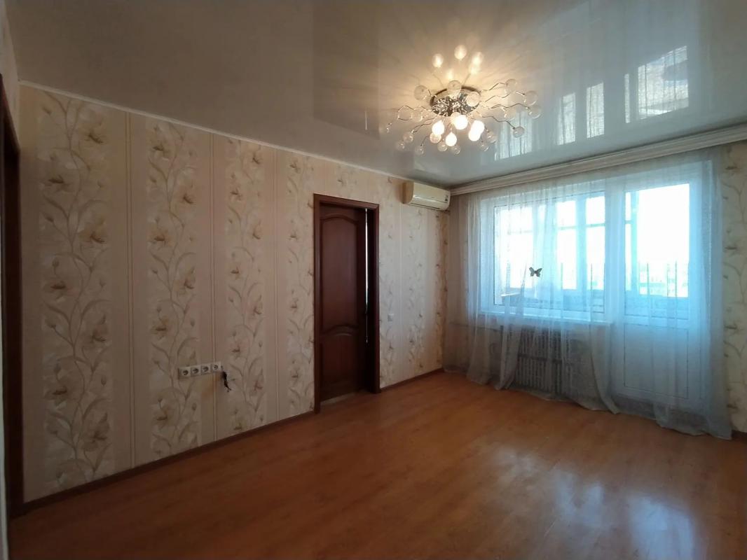 ПРОДАЁТСЯ УЮТНАЯ 2-Х КОМНАТНАЯ КВАРТИРА, С УЗАКОНЕННОЙ ПЕРЕПЛАНИРОВКОЙ, ПО АДРЕСУ: 
Г. - Новотроицк