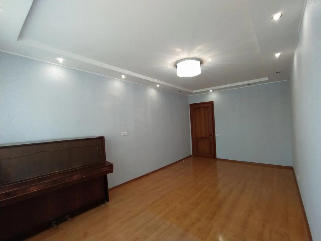 ПРОДАЁТСЯ УЮТНАЯ 2-Х КОМНАТНАЯ КВАРТИРА, С УЗАКОНЕННОЙ ПЕРЕПЛАНИРОВКОЙ, ПО АДРЕСУ: 
Г. - Новотроицк