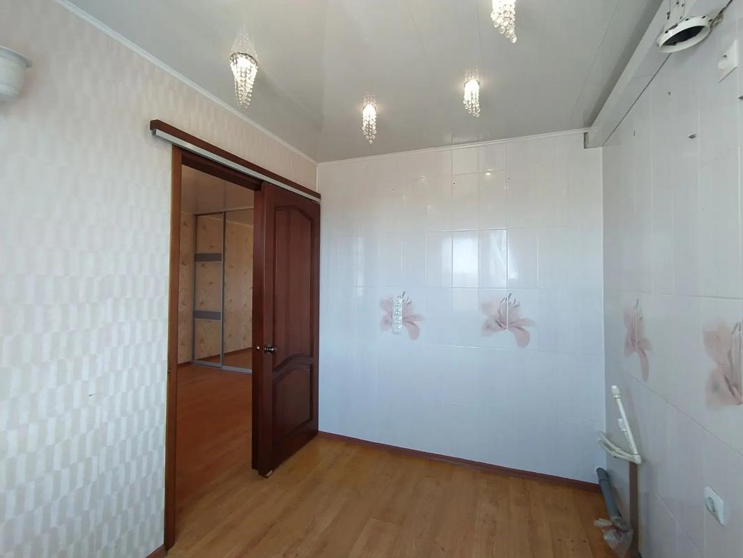 ПРОДАЁТСЯ УЮТНАЯ 2-Х КОМНАТНАЯ КВАРТИРА, С УЗАКОНЕННОЙ ПЕРЕПЛАНИРОВКОЙ, ПО АДРЕСУ: 
Г. - Новотроицк