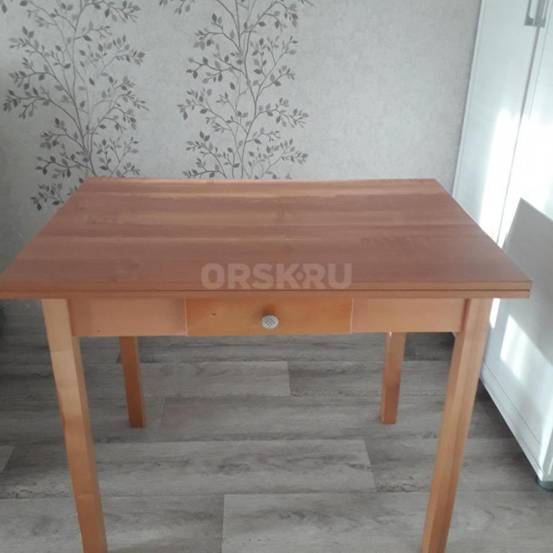 Продам стол кухонный раздвижной 60/90, в раздвижном виде 90/120 в отличном состоянии. - Орск