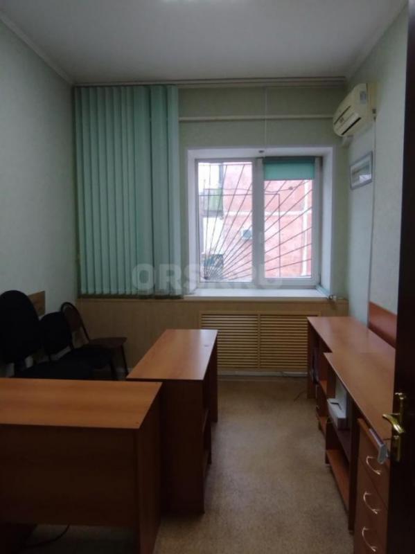 Сдаются офисные помещения на 2 этаже двухэтажного здания в центре города по адресу: г. - Орск