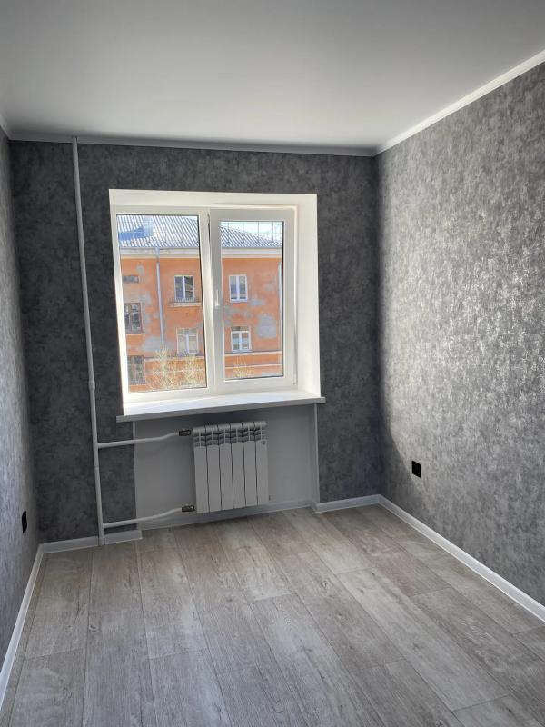 Продается 2х-комнатная квартира рядом с остановками "Строительный техникум"  и "Площа - Новотроицк