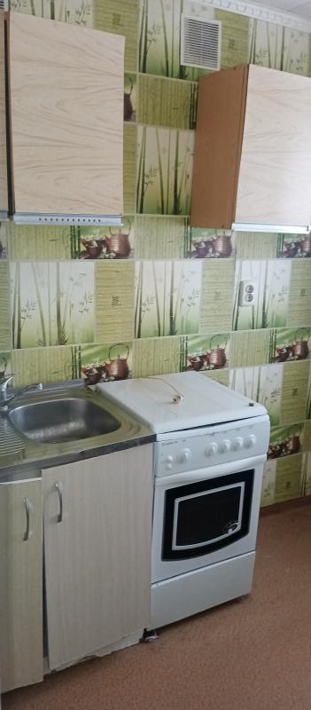 Сдаётся 1 комнатная квартира на длительный срок 
Магазины , школы , детский сад в шаговой доступност - 