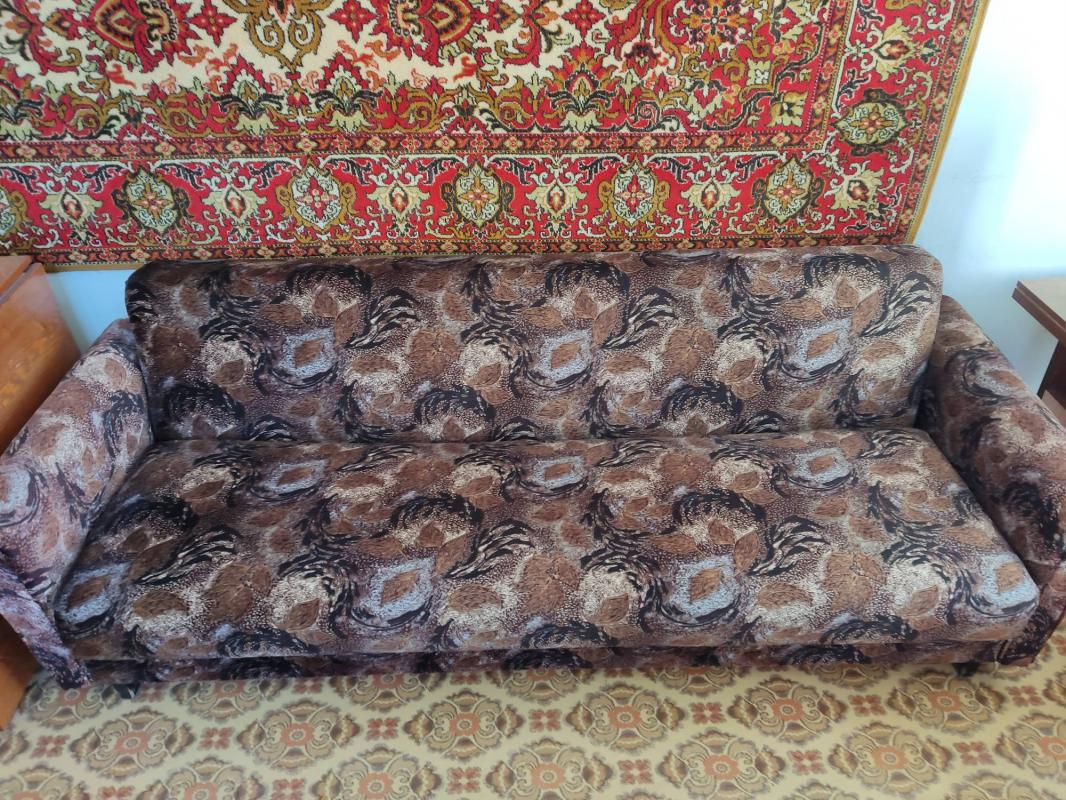 Отдам (самовывоз) сервант, кресло 2 шт.,  диван. - Новотроицк