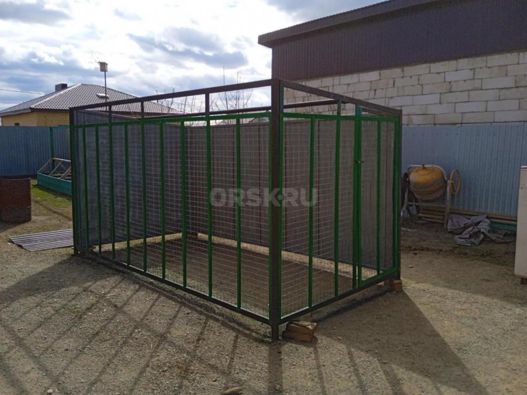 продам вольер для собак в отличном состоянии 
полностью разборный 
длина 4 метра
шир 2 метра 
вы - Орск