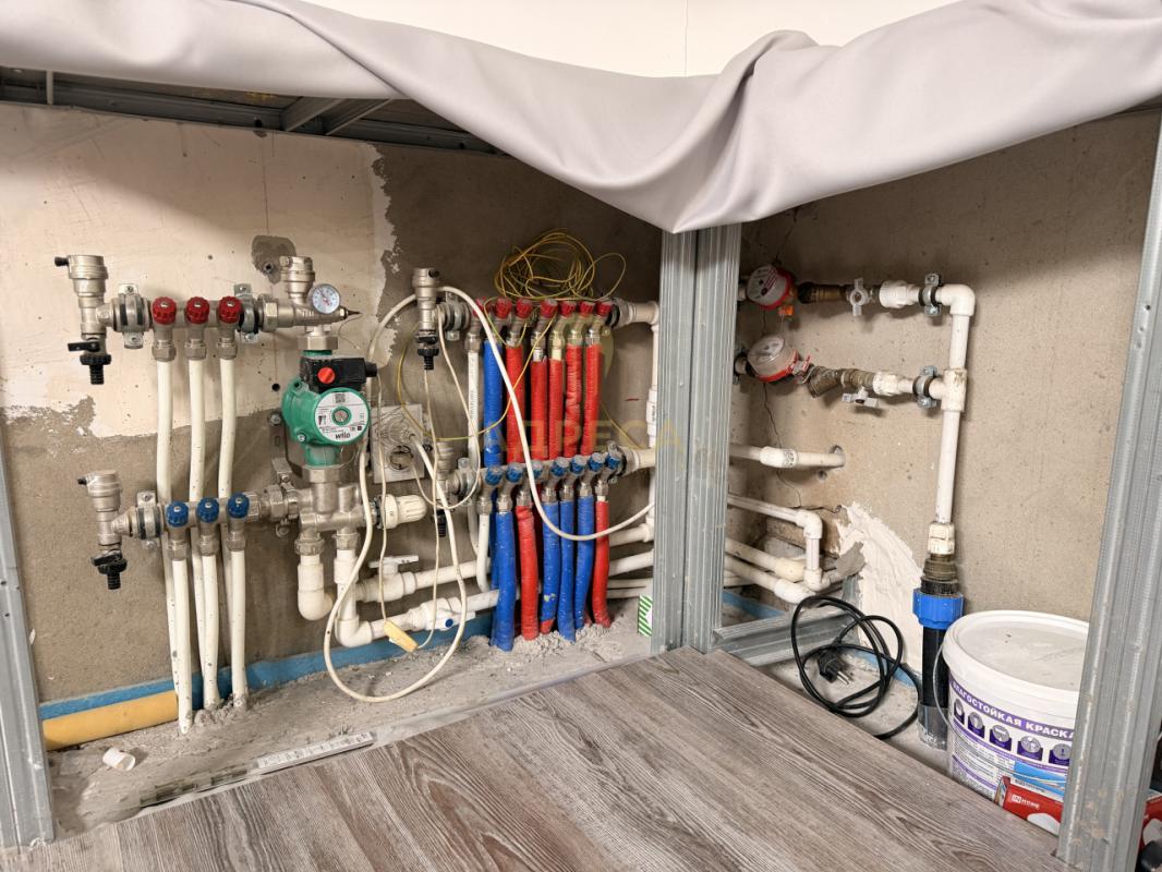 Продаётся дом для большой семьи в поселке Павловка, со всей необходимой инфраструктурой для комфортн - Павловка