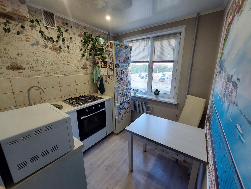 Продается 2хкомнатная квартира
 с раздельными комнатами (планировка РАСПАШОНКА / БАБОЧКА)! - Новотроицк