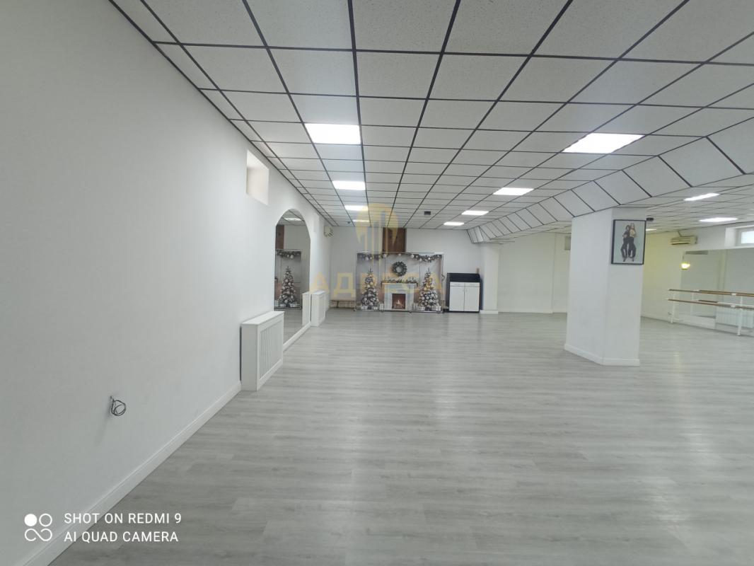 Продается Коммерческое 2-х этажное здание, ( с арендаторами) площадью 695,2 кв. - Оренбург