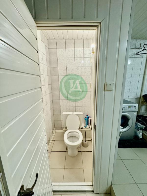 Предлагаем вашему вниманию уютный светлый 2-х этажный дом с подвалом на участке 13 соток, расположен - Орск