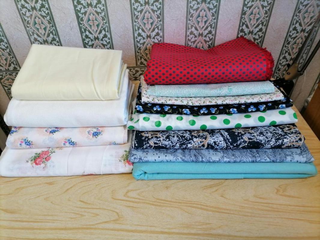 Ткани разные: х/б - ситец, сатин, фланель, полотенечная вафельная, наперник, шёлк, трикотаж чёрный, - Орск