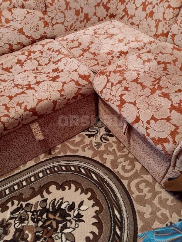 Продам угловой диван б/у в хорошем состоянии, раздвижной, два короба под бельё - Орск