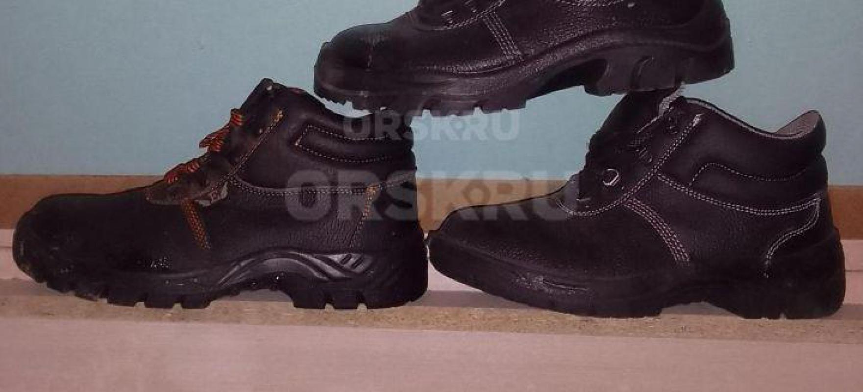 продам спецобувь - рабочие ботинки 41 и 43 размеры. - Орск
