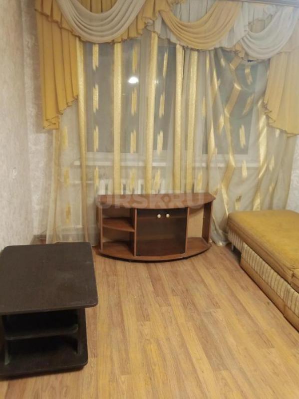 Сдам трехкомнатную квартиру  на остановке луч улица Кутузова 50 частично мебелерованная - Орск