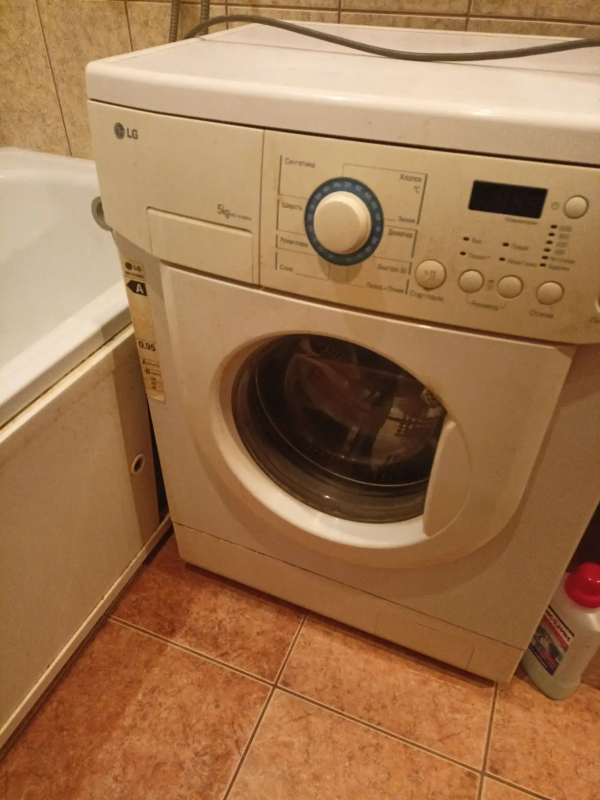 Стиральная машина LG на запчасти (не включается) - Новотроицк