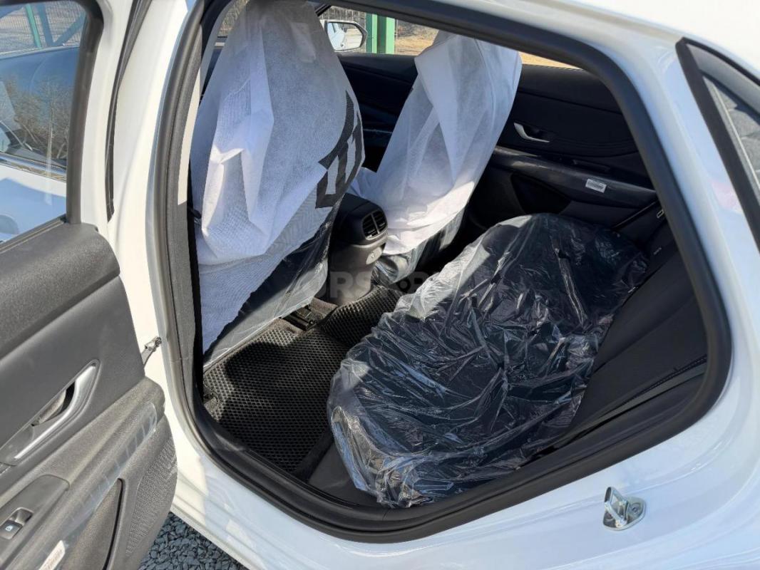 Продаётся новый автомобиль 
HYUNDAI ELANTRA 1.5L CVT LUX Premium Edition Пред максимальная комплект - Орск