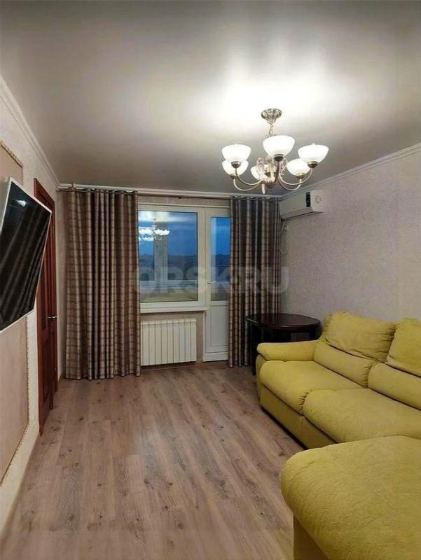 Продаётся уютная 3-комнатная, меблированная квартира в востребованном районе города с капитальным ре - Орск