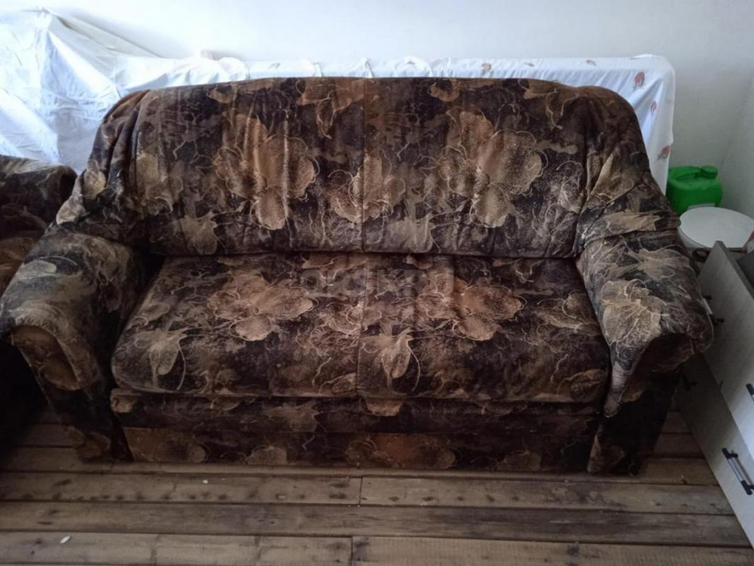 Продаю диван -кровать (с коробом для хранения белья, выкатной механизм ), 2 кресла одного комплекта - Орск