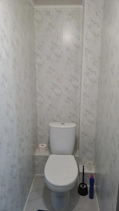 1 собственник, капитальный ремонт, все поменяно, медная проводка, стены пол выровнены, линолиум, две - Новотроицк