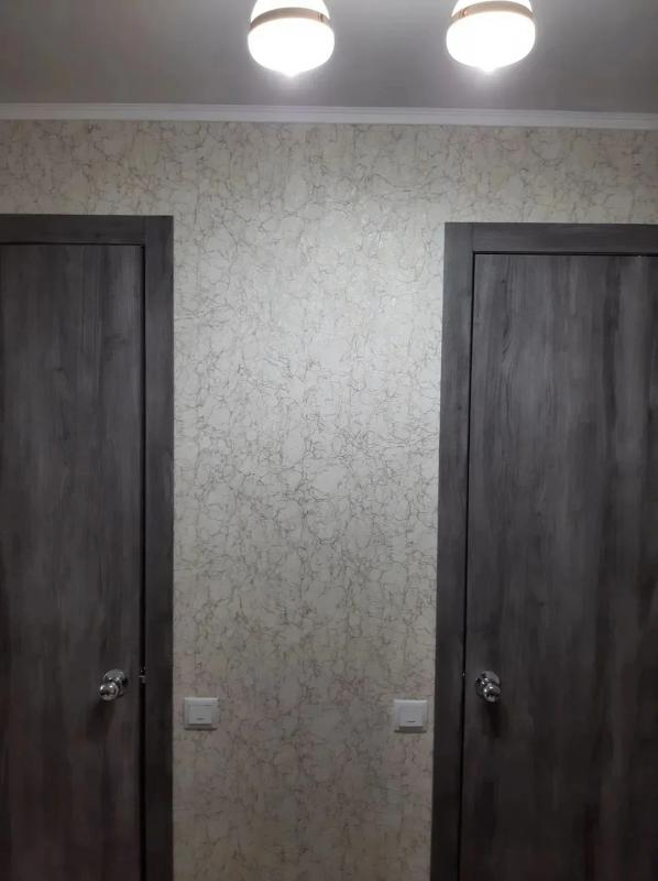 1 собственник, капитальный ремонт, все поменяно, медная проводка, стены пол выровнены, линолиум, две - Новотроицк