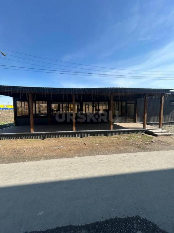 Продам отдельно стоящее здание по ул. - Орск