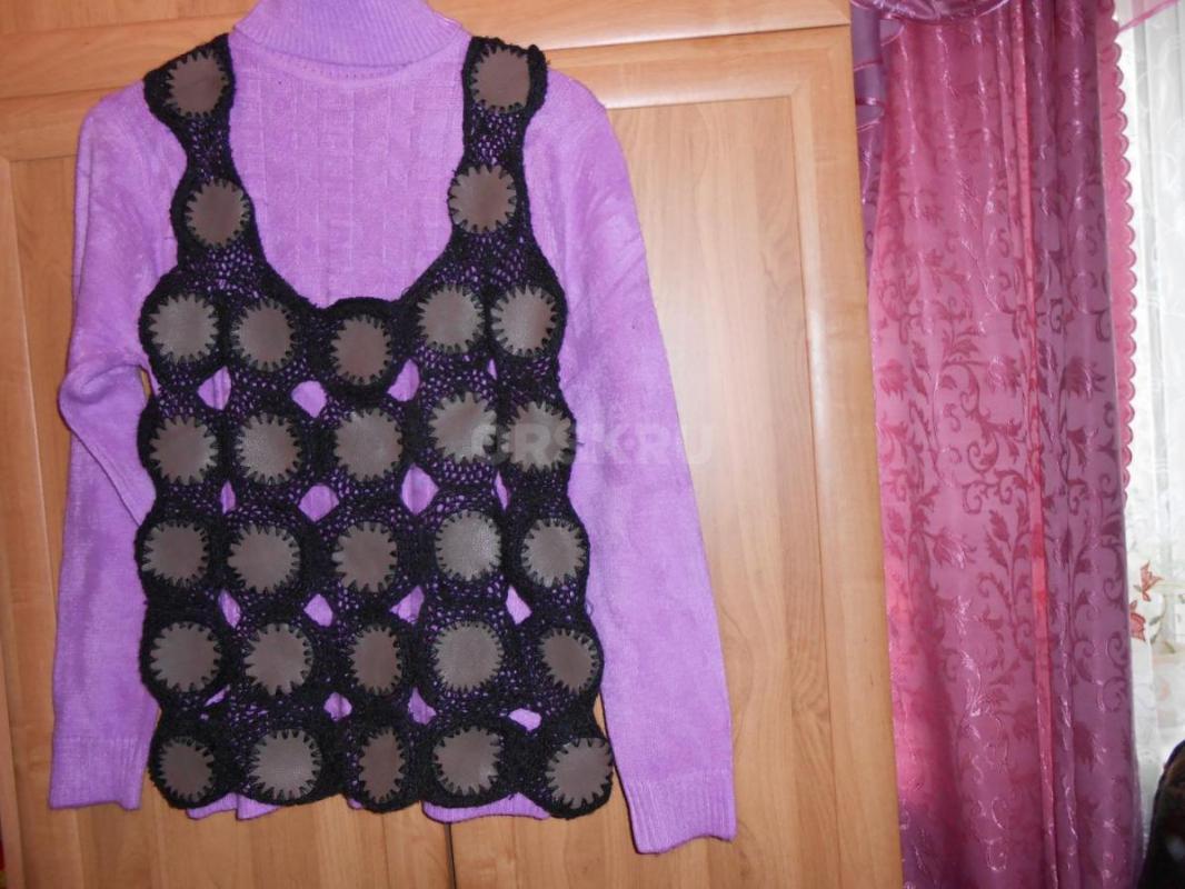 ветровка   платье на 2 года  шорты  блузки42-44 размер юбка  жилетка - Орск