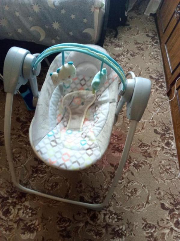 Продам электро качалку детскую была использована 3 раза до 15 кг с музыкой и 3 режима качания покупа - Орск