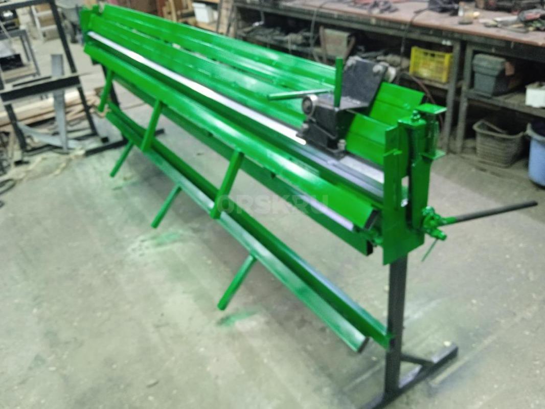 продам листогиб 3 в 1 с отрезным ножом
для изготовления кровельных изделий
конки откосы подоконник - Орск