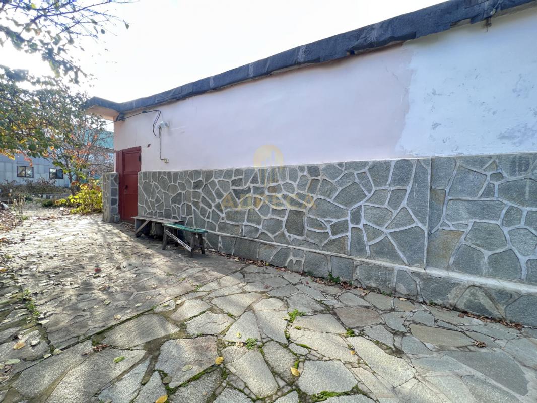 Продаётся 2-х этажный дом с земельным участком площадью 9 соток. - Кувандык