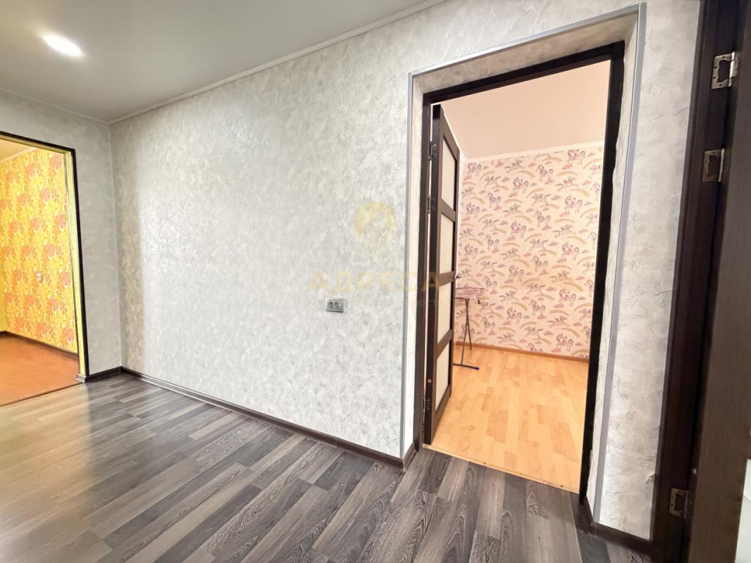 Продаётся дом для большой семьи в поселке Павловка, со всей необходимой инфраструктурой для комфортн - Павловка