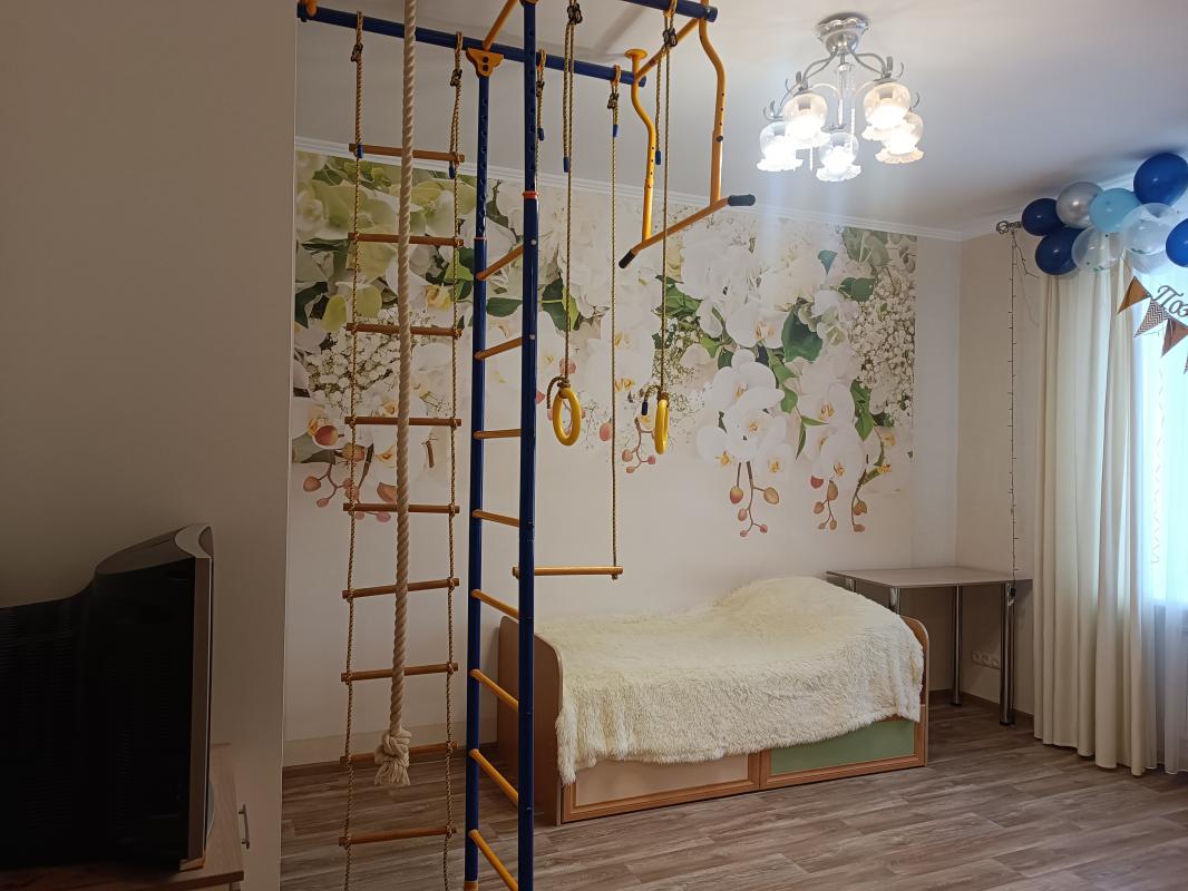 Продается комфортная 3-х комнатная квартира старого типа с нестандартной планировкой. - Новотроицк