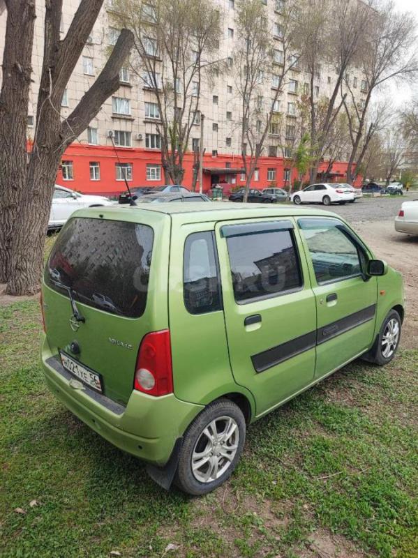 Очень ухоженная машина,
маленькая но вместительная
Расход бензина небольшой
Везде можно припарков - Орск