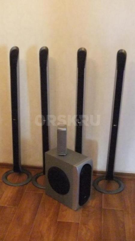 Акустические колонки от домашнего кинотеатра LG в отличном рабочем состоянии. 4 колонки высотой 1м. - Орск
