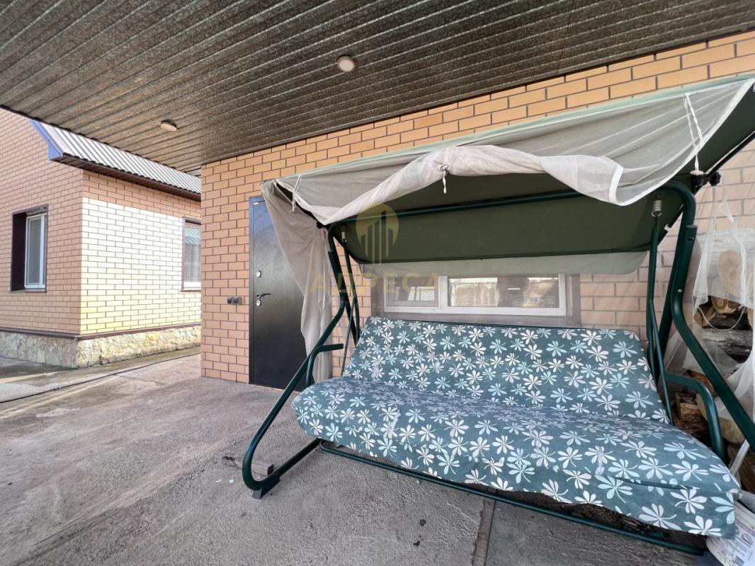 Продаётся просторный и надёжный дом для большой семьи в поселке Ленина ( Заречье) со всей необходимо - Ленина