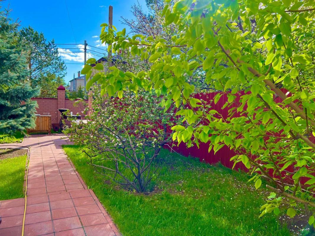 Продам 2-этажный кирпичный утепленный дом 363,7 кв. - Орск