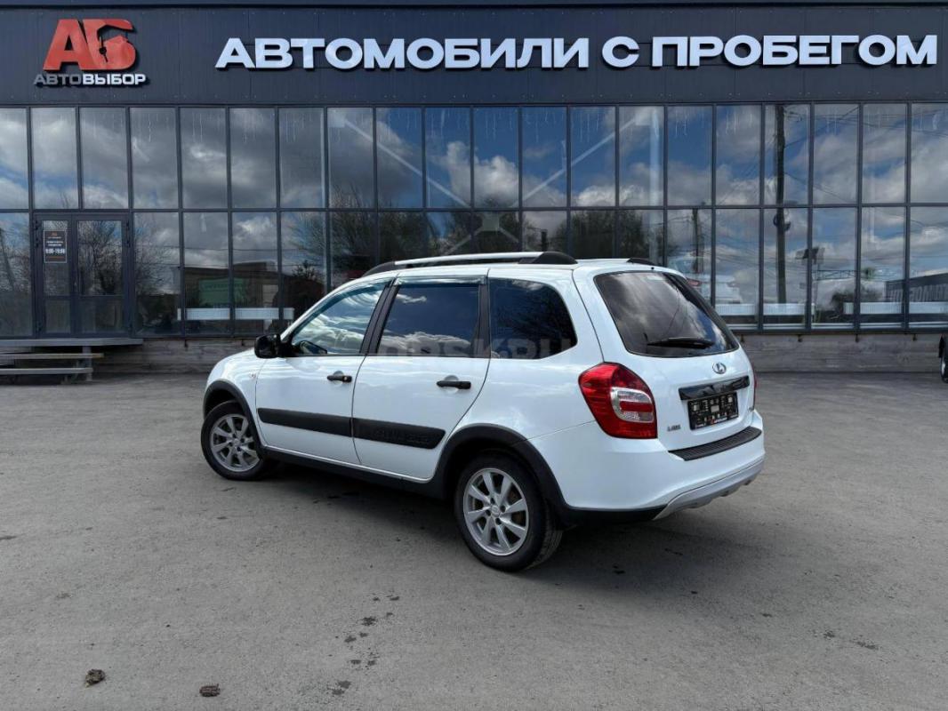 3 Собственника
 Двигатель 1.6 МТ (87 л. с.) 
 Оригинальный пробег 
 Заводской окрас 
 Кондиционе - Орск