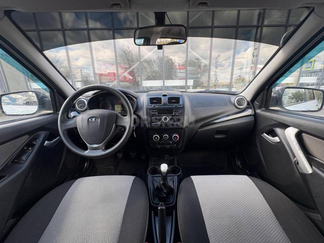 3 Собственника
 Двигатель 1.6 МТ (87 л. с.) 
 Оригинальный пробег 
 Заводской окрас 
 Кондиционе - Орск