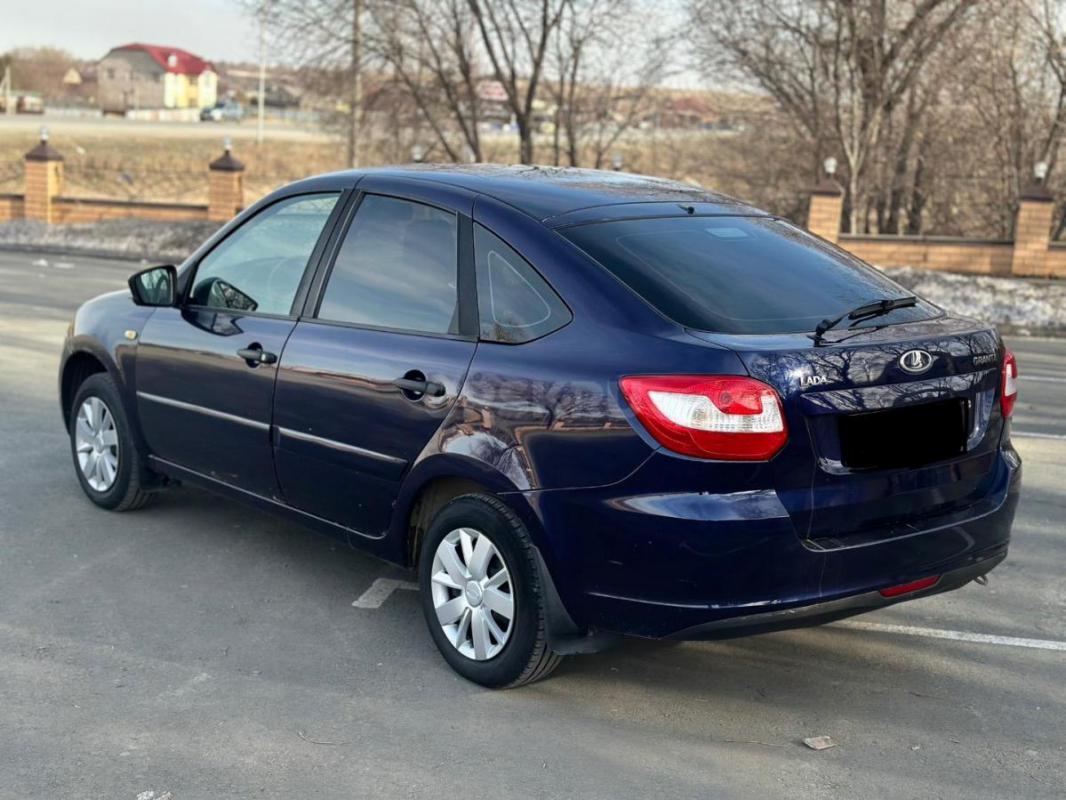 Продам Lada Granta 2015г
ПТС оригинал 3 владельца 
Без ДТП 
Пробег 176.000
Двигатель 8кл работае - Орск