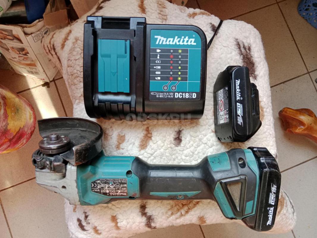 Аккумуляторная болгарка Makita 18v оригинал безщеточная в отличном состоянии в ремонте не была - Орск