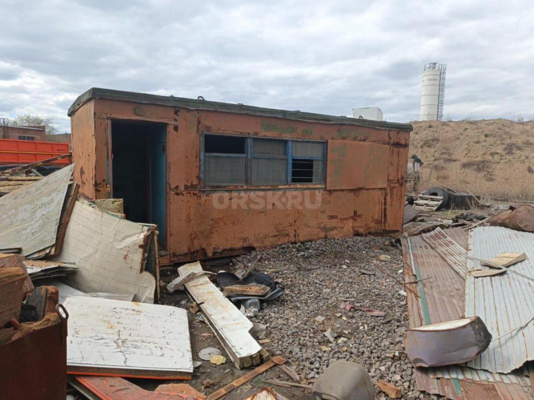 Продам бытовку 6 метров длина 2,8 ширина бу - Новотроицк