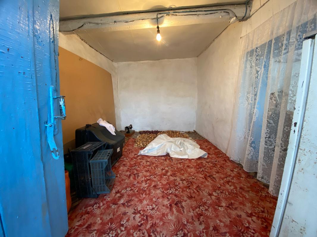 продается земельный участок с домом и другими постройками в село Банное, между г. - Орск