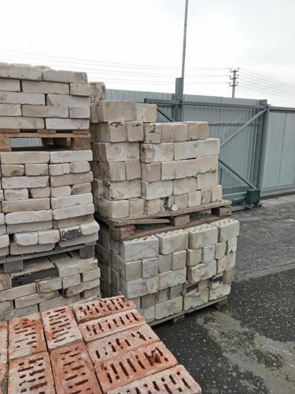 Кирпич силикатный б.у одинарный 8р./шт 2000 штук 
Кирпич силикатный б.у полуторный 10р./шт. 1300 шт - Орск