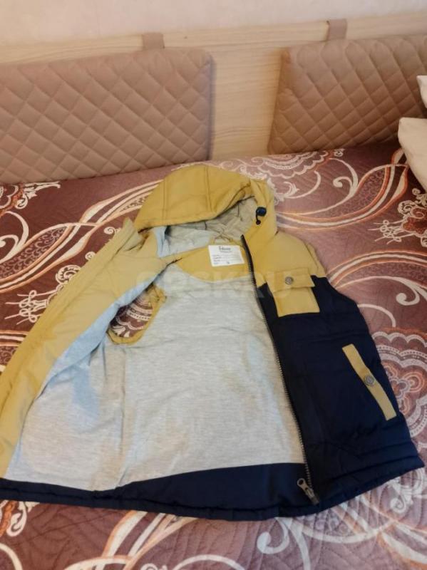 Продам вещи на мальчика: утепленный жилет отличного качества внутри хлопок размер 116-122 одевали не - Орск