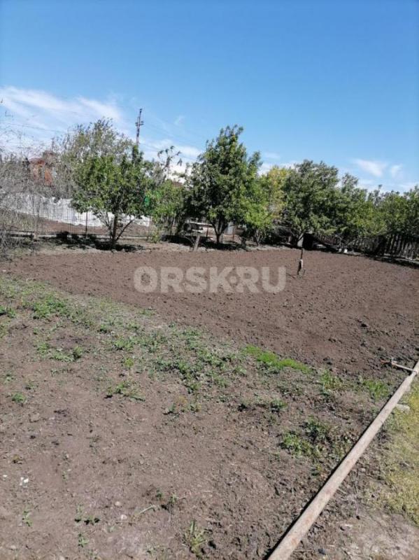 Сад‑огород 6 соток в Зеленхозе
 Два домика из кирпичных блоков
 Электричество + вода + скважина - Орск